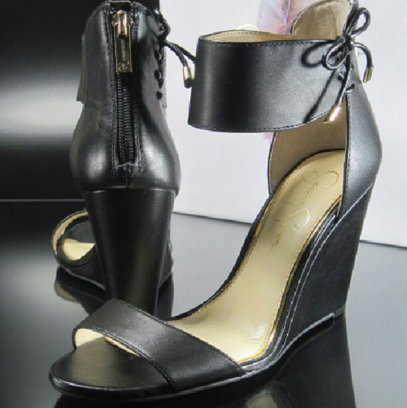 Jessica Simpson black wedges - Picture 2 of 4