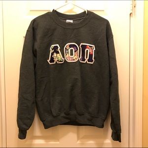 JENNA BENNA AOII CREW NECK