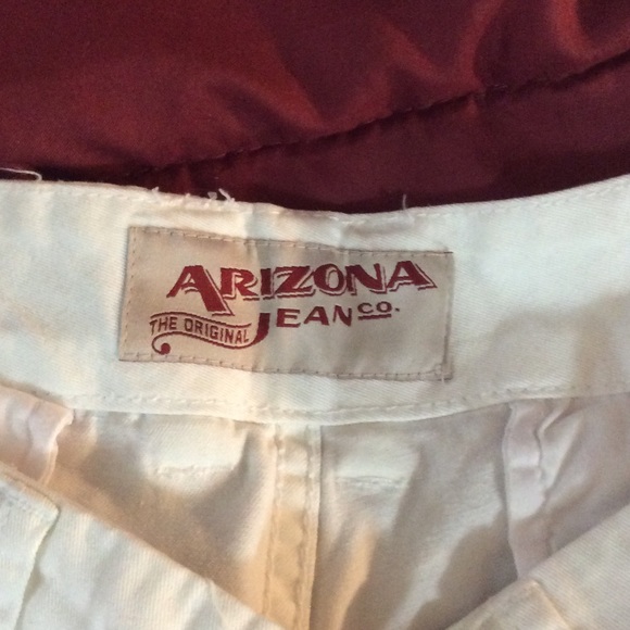 White shorts - Picture 2 of 2