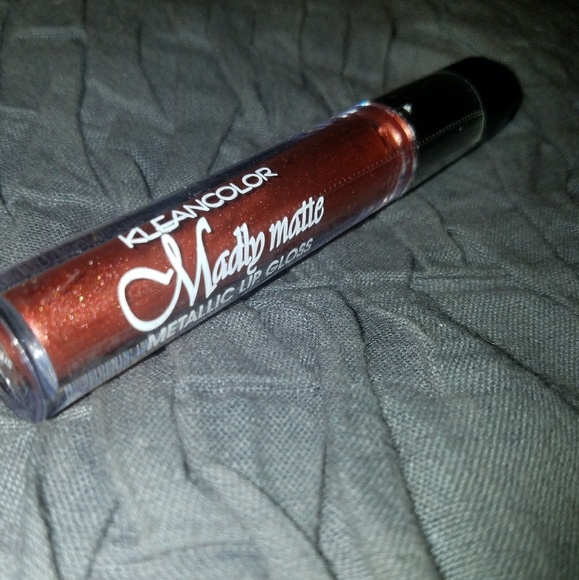 Goddess long lasting metallic matte lipgloss - Picture 2 of 4