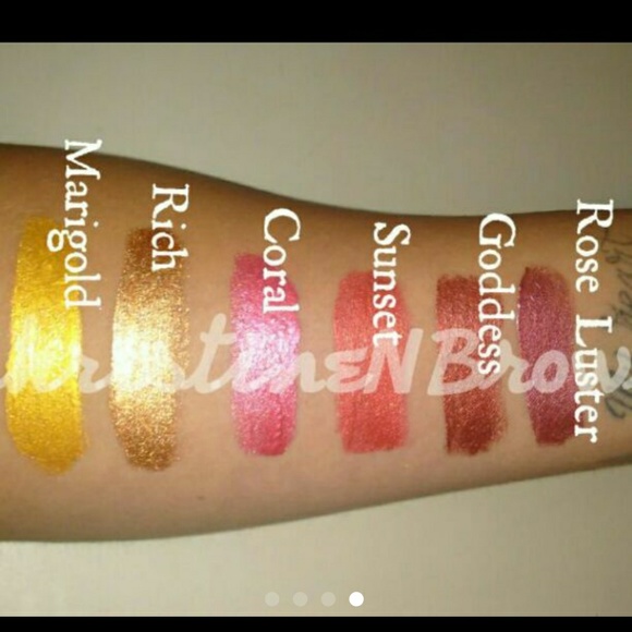 Goddess long lasting metallic matte lipgloss - Picture 3 of 4
