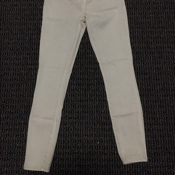 Bullhead Khaki Skinny Jeans - Picture 2 of 4