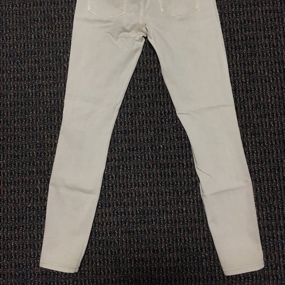 Bullhead Khaki Skinny Jeans - Picture 4 of 4