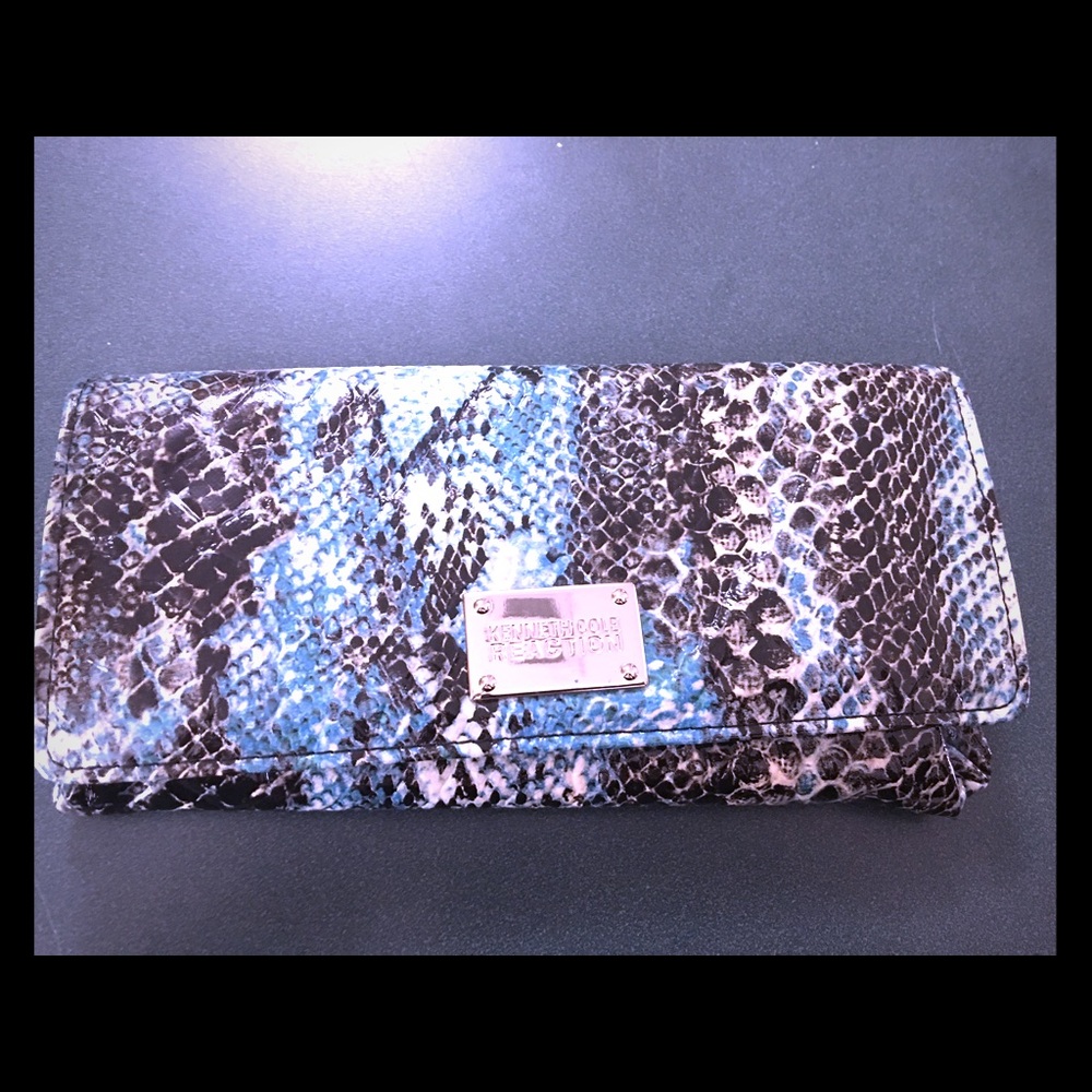 Kenneth Cole Reaction clutch wallet