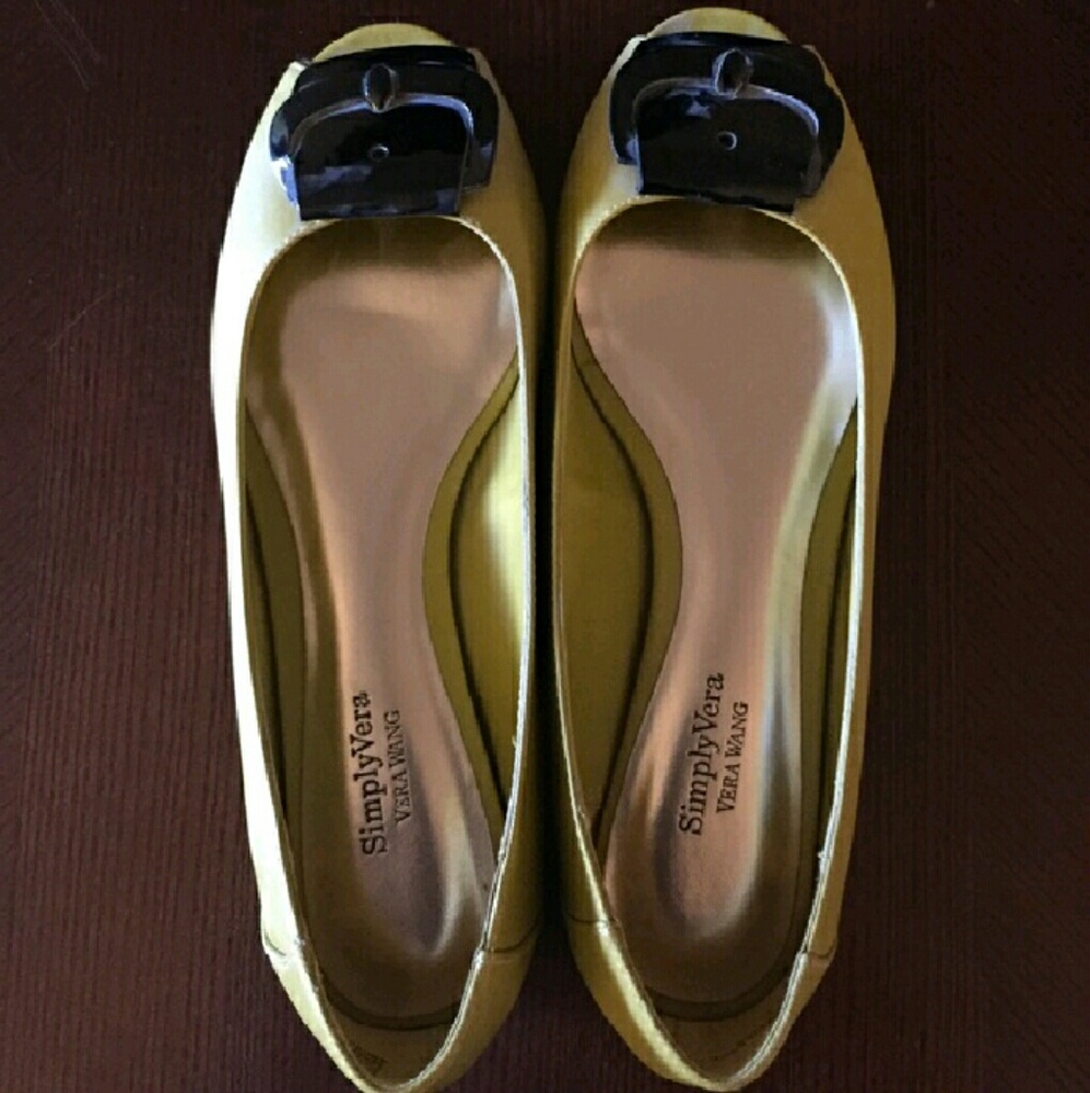 Flat Olive  green and black