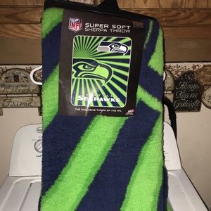 Seattle Seahawks Sharp throw