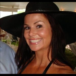 Meet your Posher, Evelyn