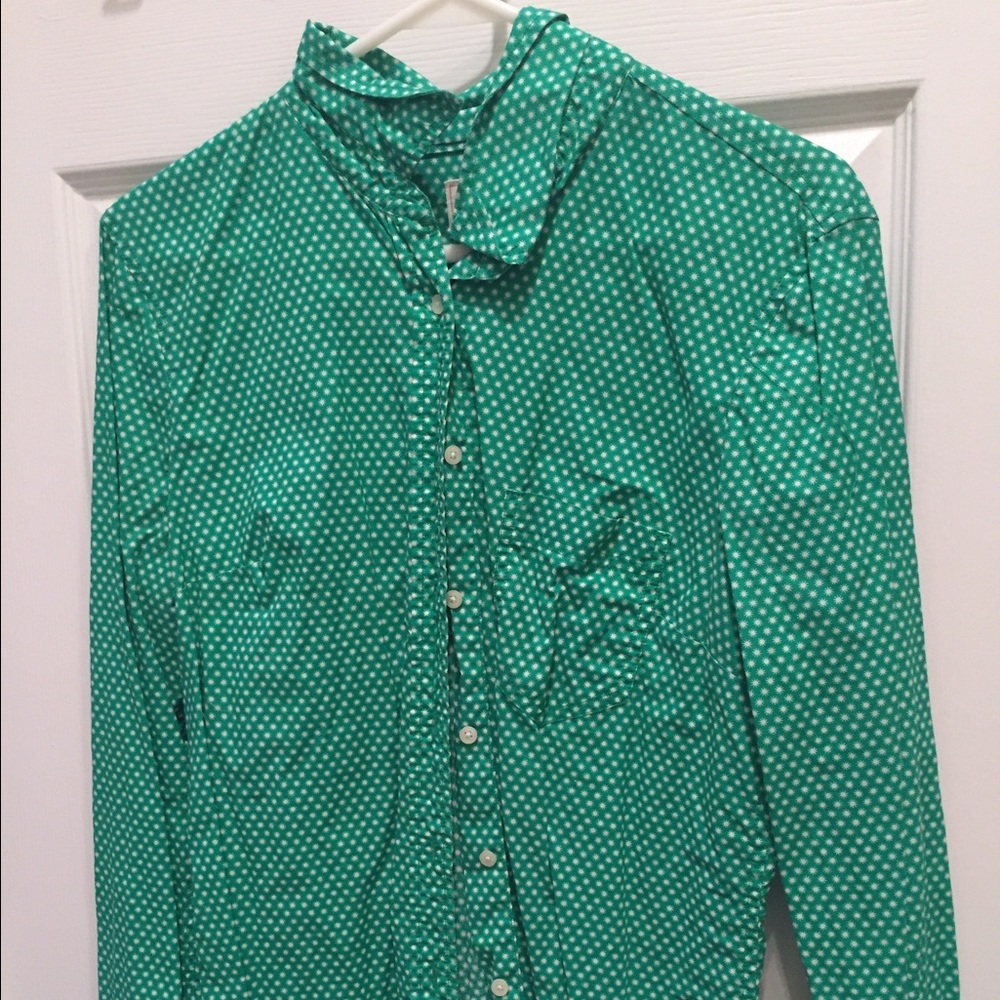 Gap green fitted boyfriend button down size M