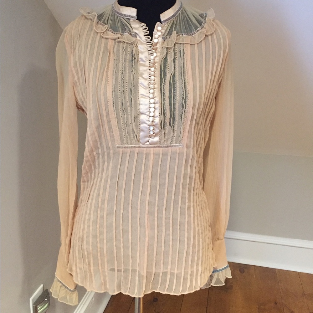 Beautiful blouse by fourtys!