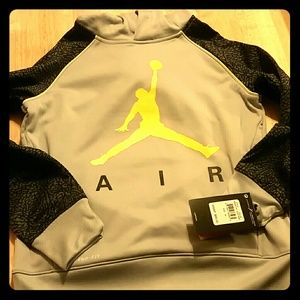 Nike Air Jordan Boys Medium Therma-Fit Hoodie