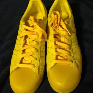 Once worn adidas tennis shoes