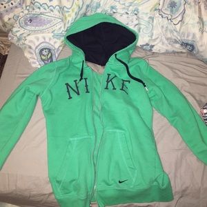 ⭐ Nike zip up hoodie ⭐