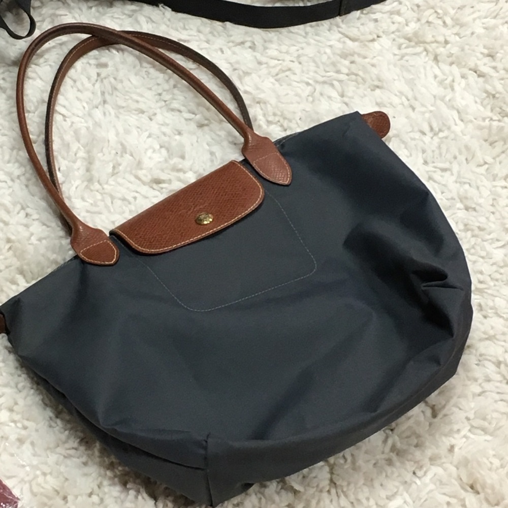 Medium Longchamp bag