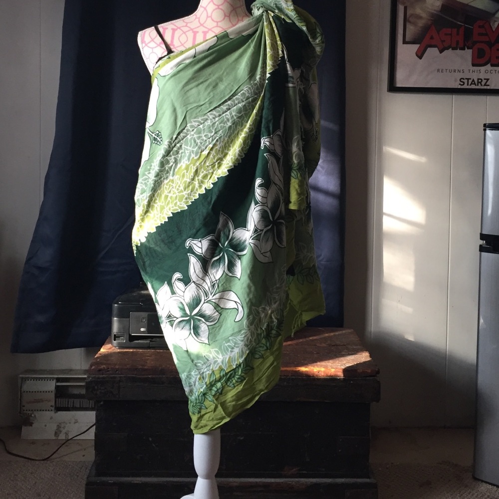 Tropical Bathing suit beach wrap - Picture 2 of 3