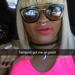 Meet your Posher, Falon