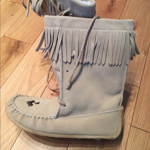 Cozy fleece lined suede moccasin boots from Canada