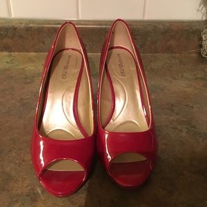 Bandolino B Flexible women's open toed heels 👠