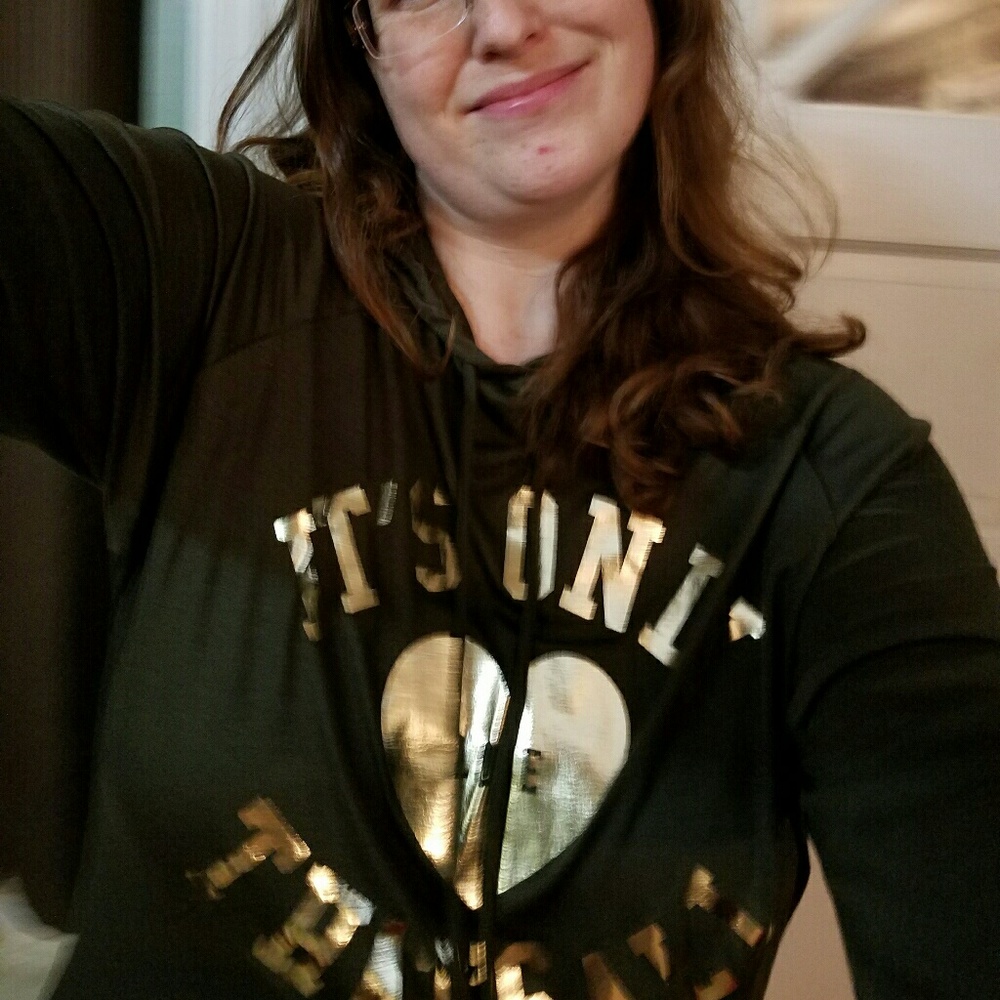 *only 1 left*Super comfy hooded top. Made in USA!