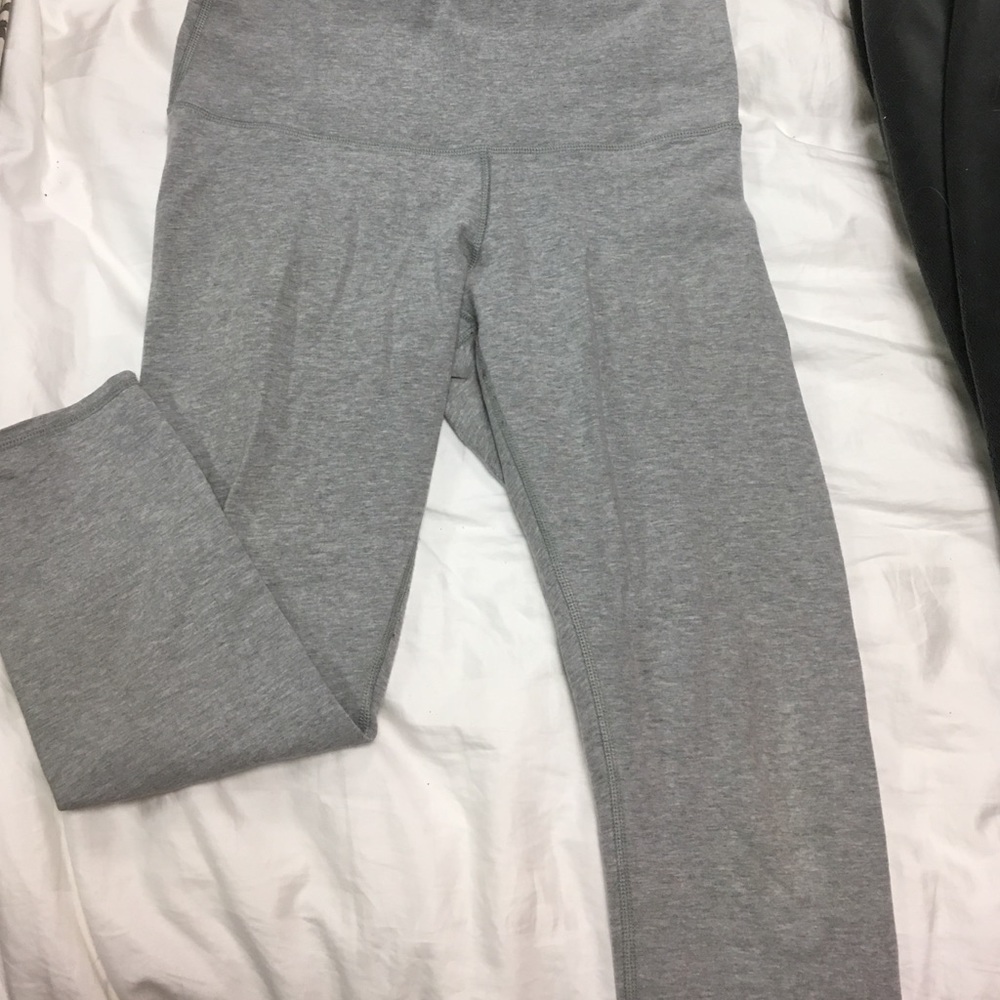 Lululemon gray crop leggings