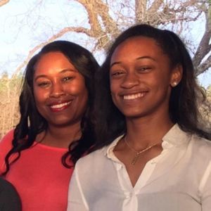 Meet your Posher, Mia