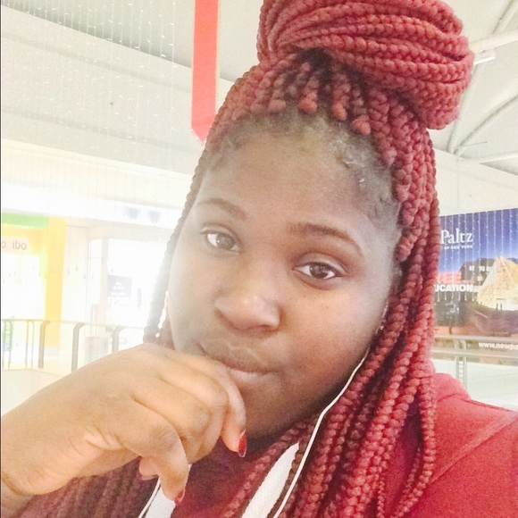 Meet your Posher, Alexus - Picture 1 of 1