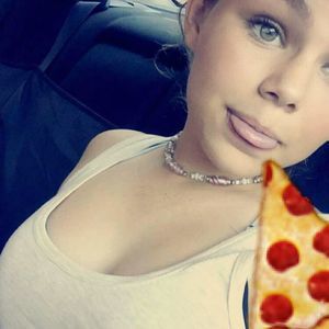 Meet your Posher, Cierra