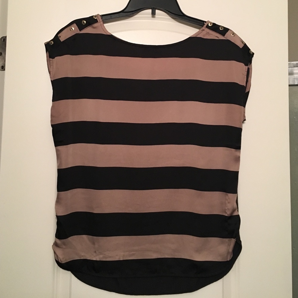 The Limited Capped Sleeve Shirt Size Small