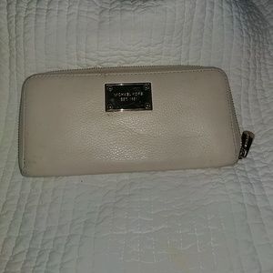 Michael Kors Jet Set wallet
