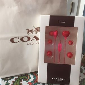❤️Coach heart shaped ear buds❤️