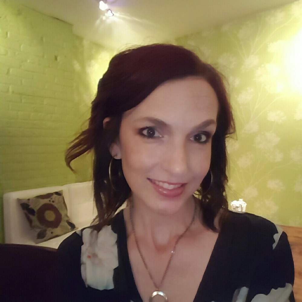 Meet your Posher, Stephanie