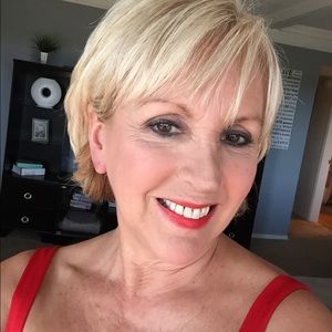 Meet your Posher, Cynthia