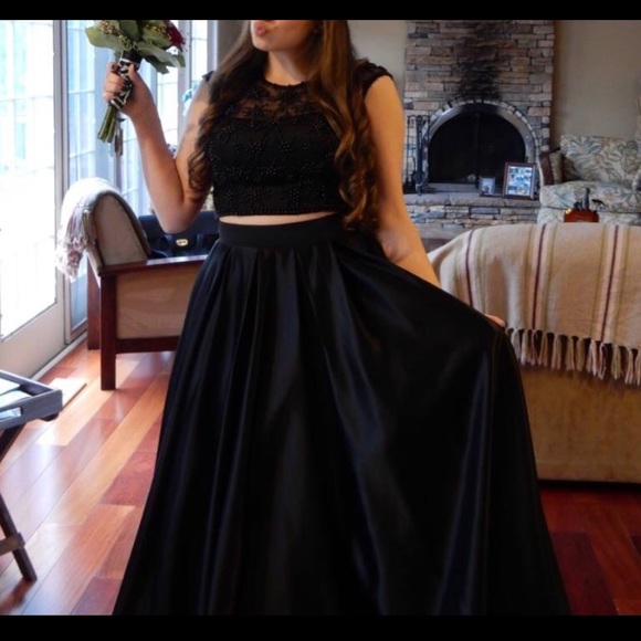 PROM DRESS - Picture 2 of 3