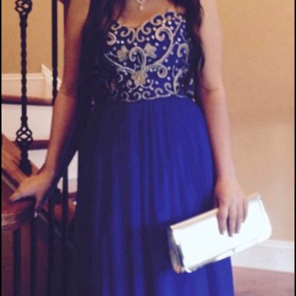 PROM DRESS