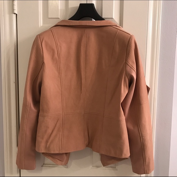 🔴SOLD🔴 HOST PIC! 🏈FLASH SALE!! Leather Jacket - Picture 4 of 5