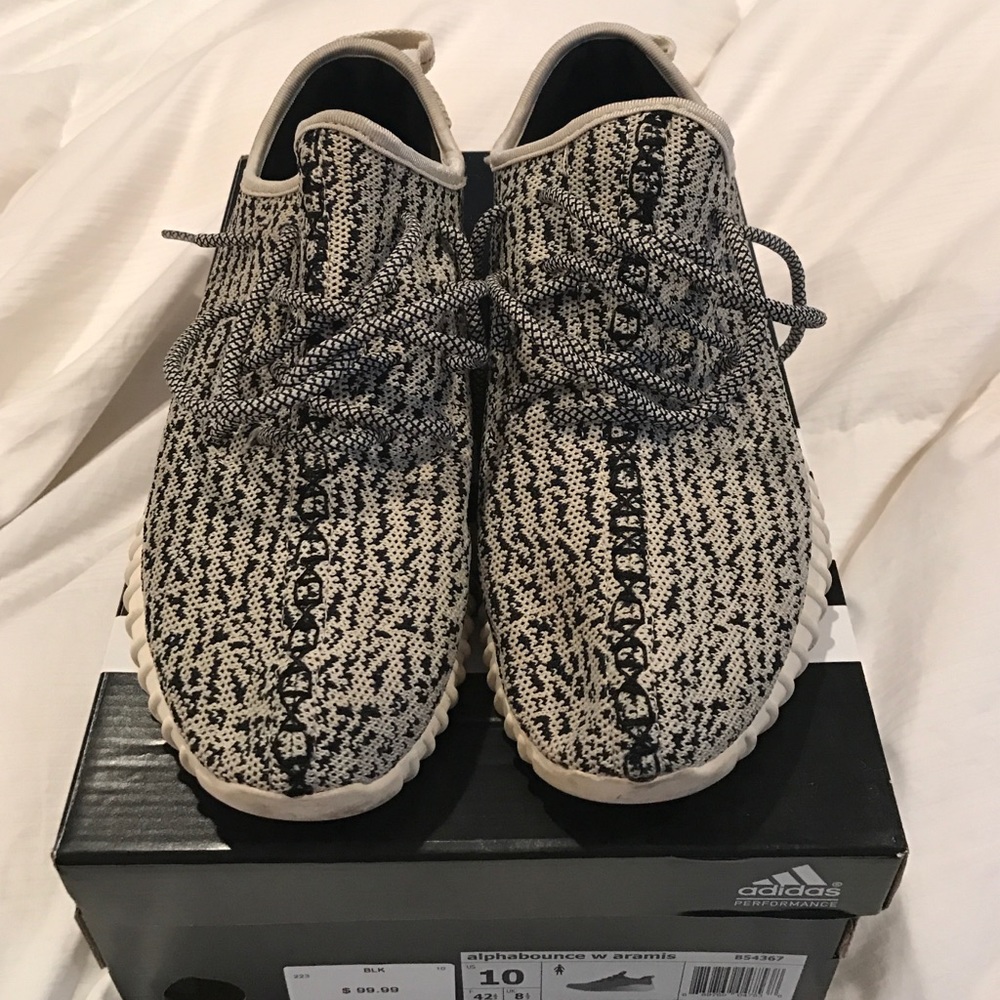 UA Yeezy turtle dove size 9.5