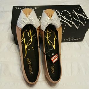 NWT Sam & Libby flats