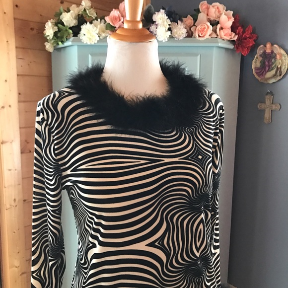 Vintage 1960's Skirt & Blouse Set w/Real FUR Trim - Picture 2 of 4