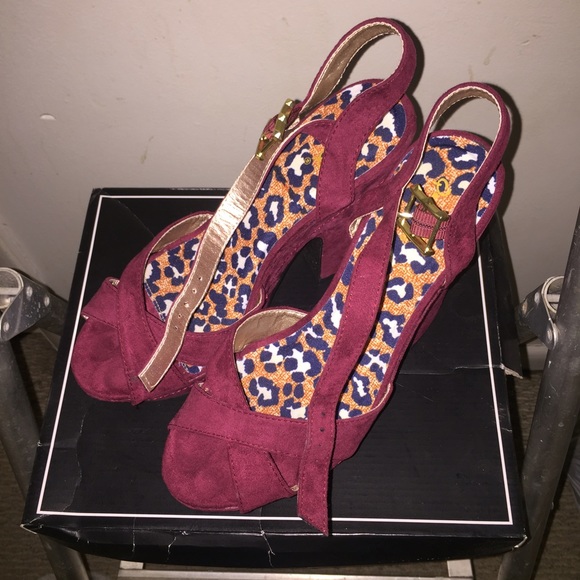 Burgundy platform heels - Picture 2 of 3