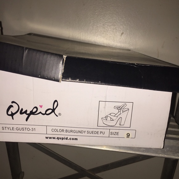 Burgundy platform heels - Picture 3 of 3