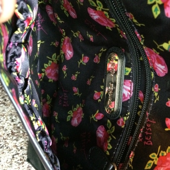 Betsey Johnson Animal Clutch - Picture 2 of 4