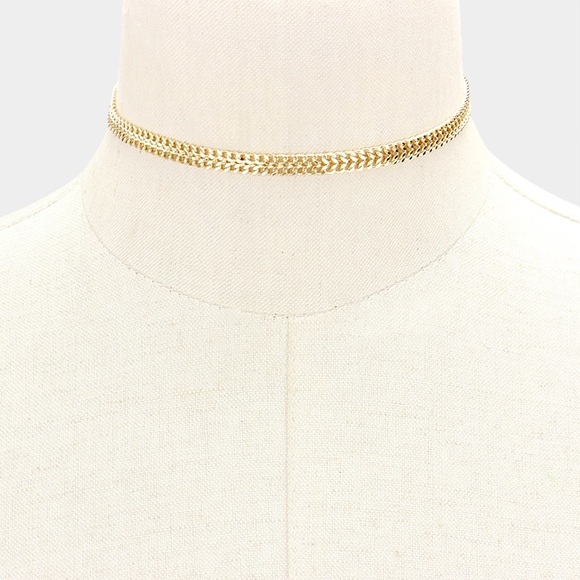 Jewelry - Gold metal chain choker necklace