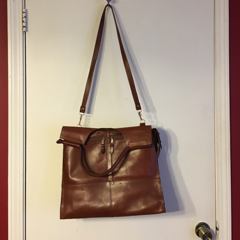 Vintage saddle leather large brown 👜 tote 16x15