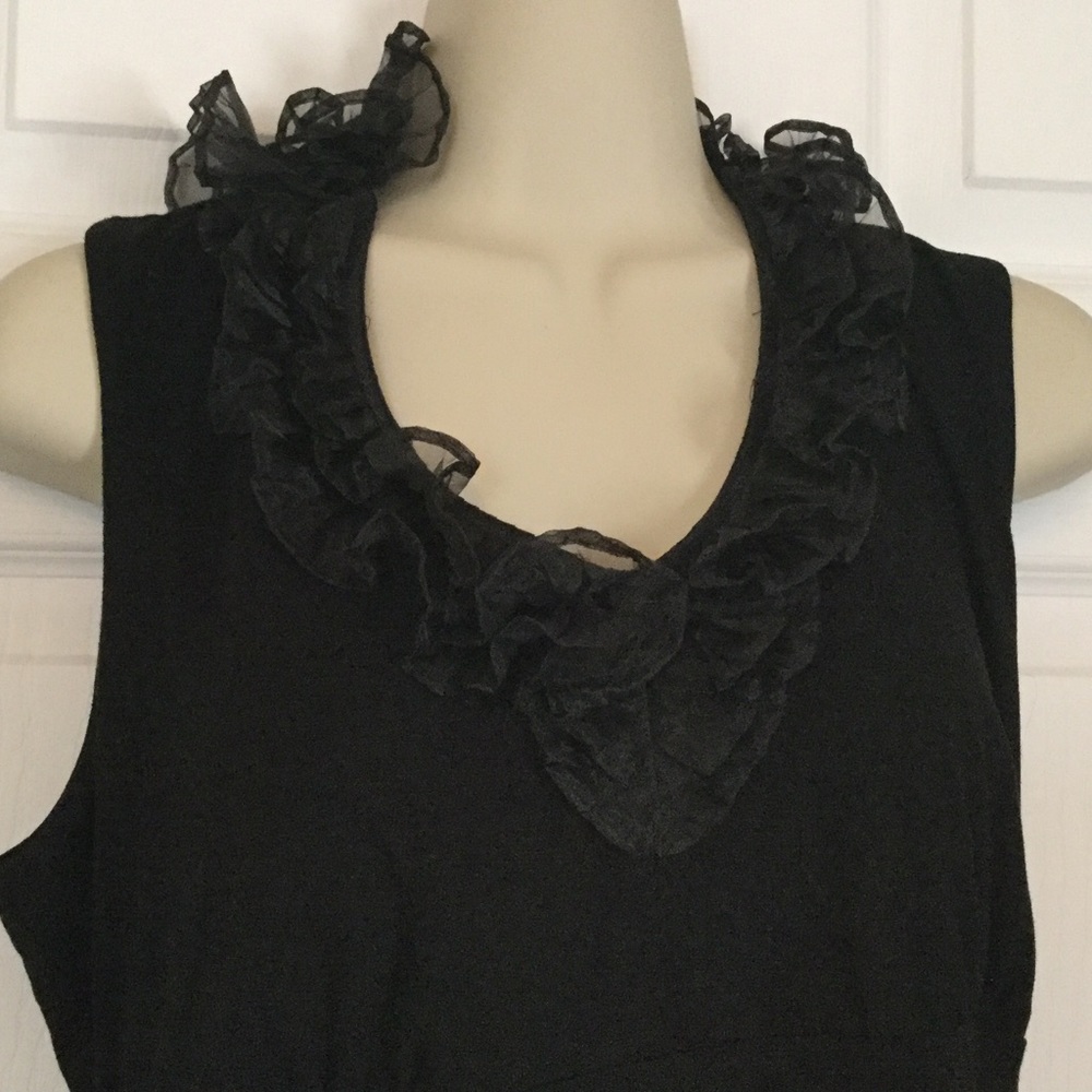 White House/Black Market Sleeveless Top - Picture 2 of 4