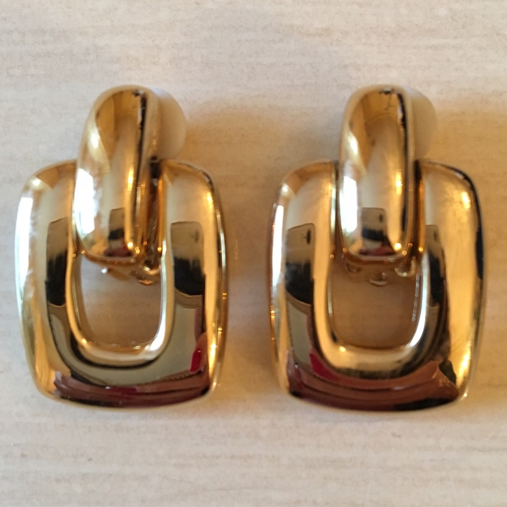Erwin Pearl Gold Door Knocker Clip On  Earrings
