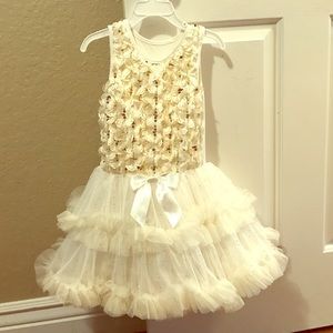 Girls size 4 dress.. worn one time