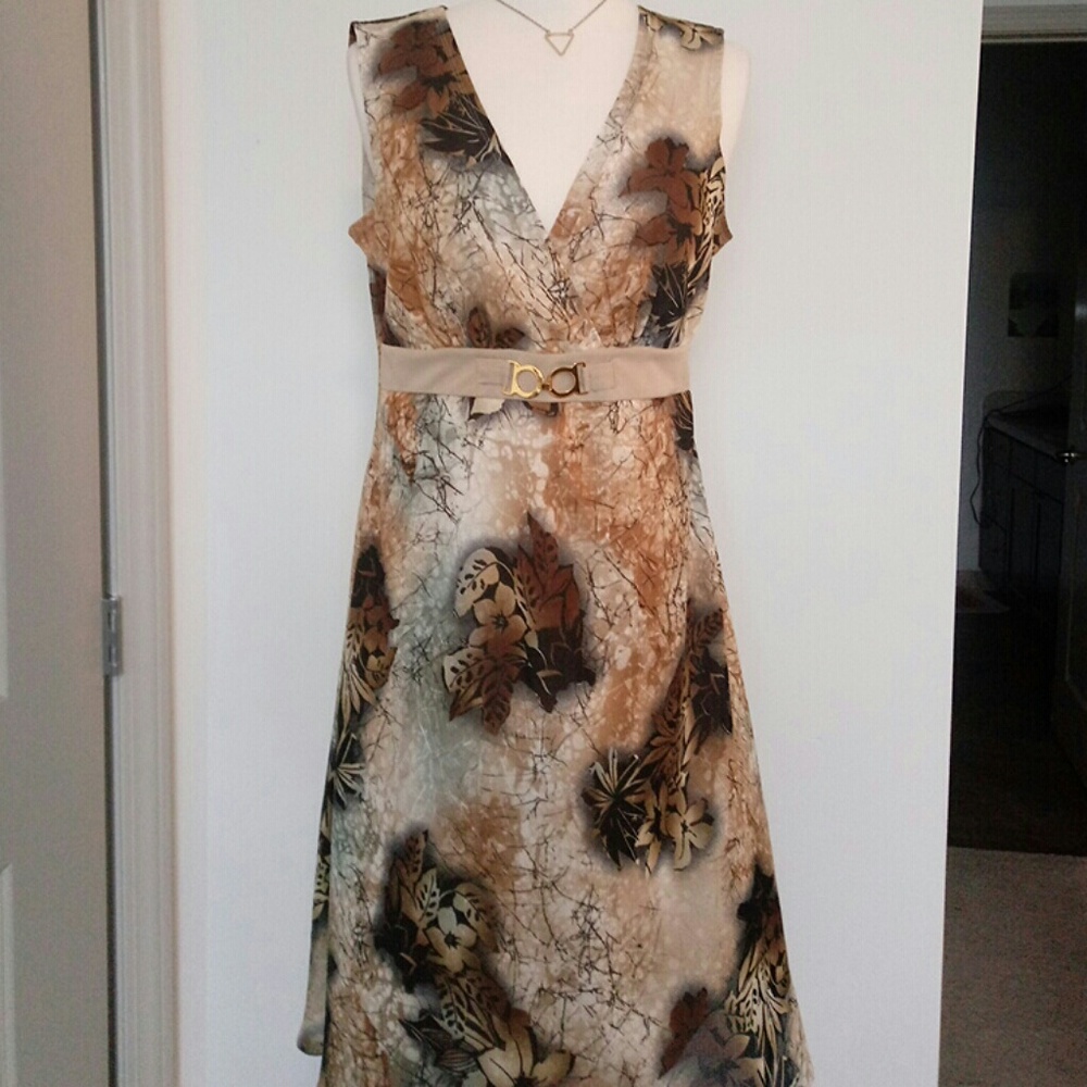 Clothing Point Maxi V-neckline Dress