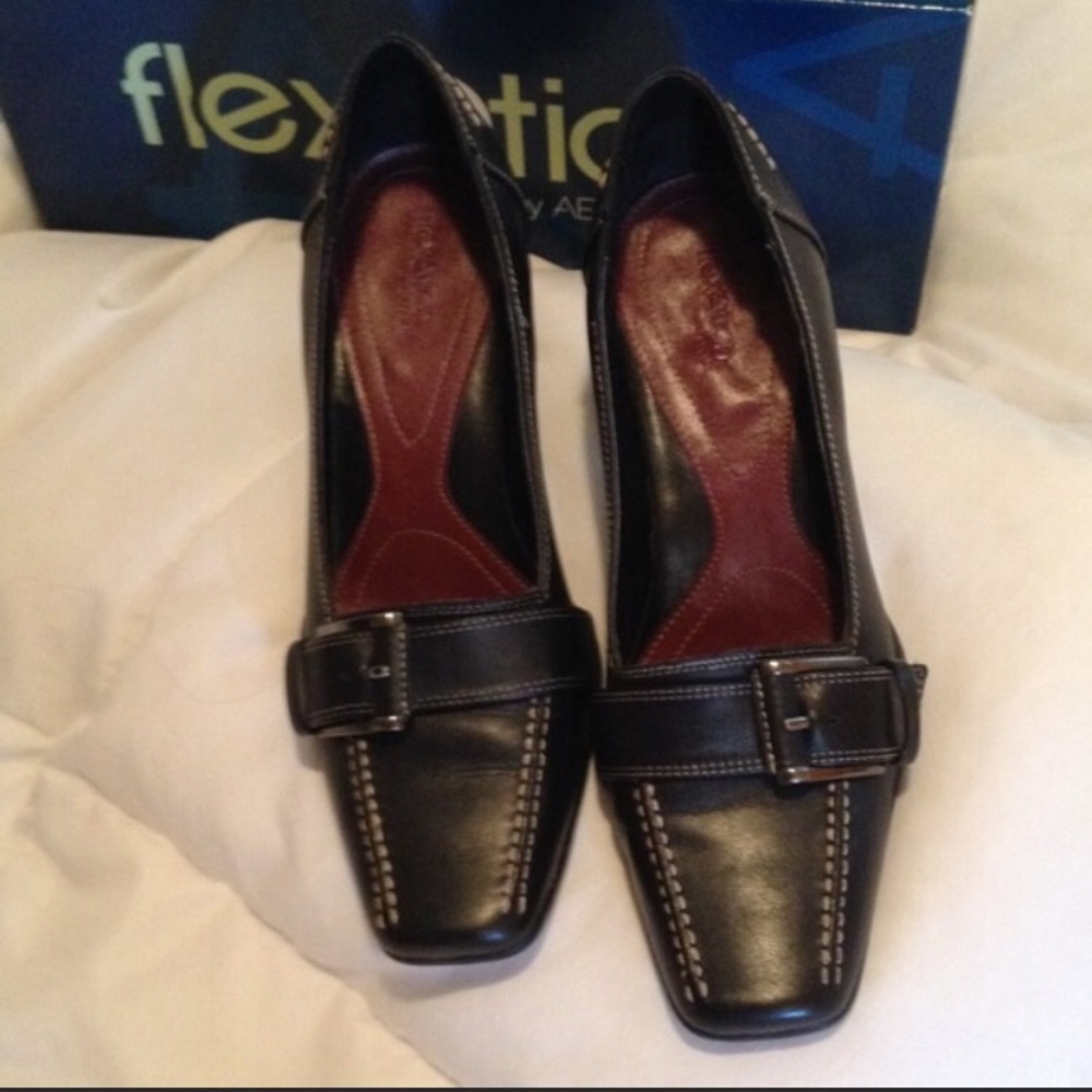 Dress shoes