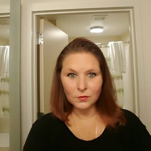 Meet your Posher, Dana