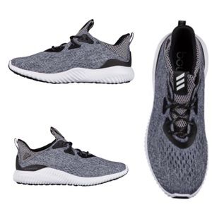 Women's size 7 alpha bounce. Brand new!!!