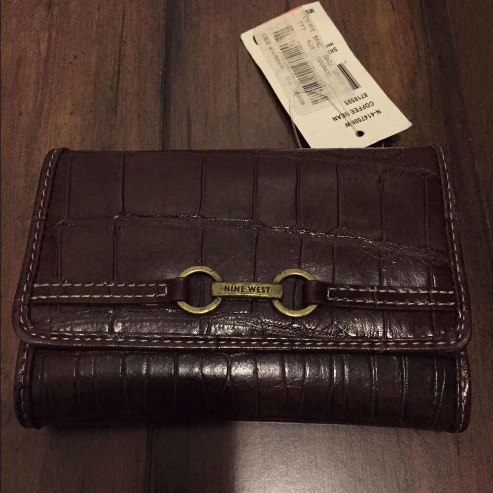 Nine West wallet